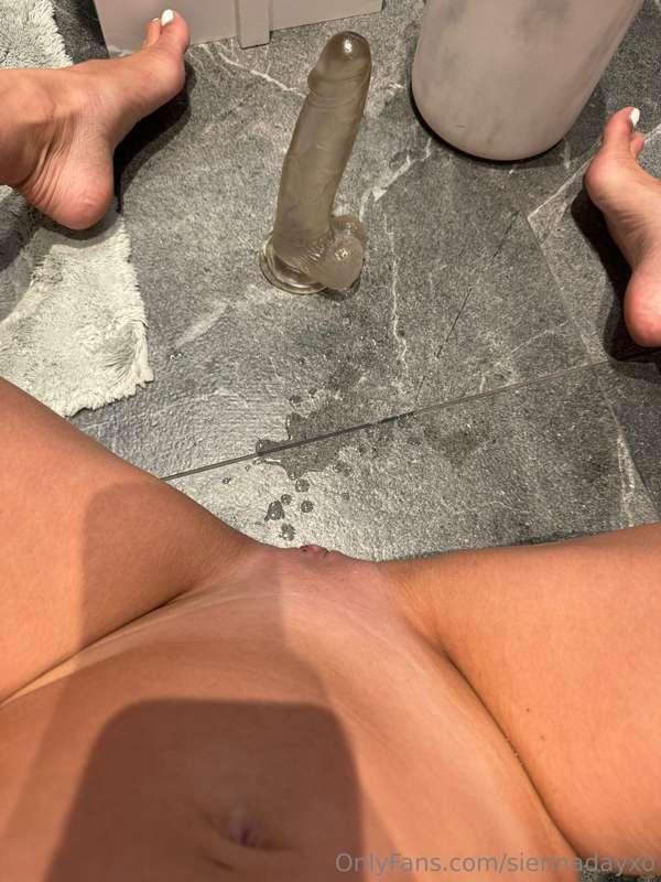 I want to cover you in my squirt babe, completely drenching ..