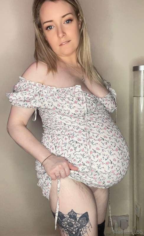 Do you like my dress? 👀