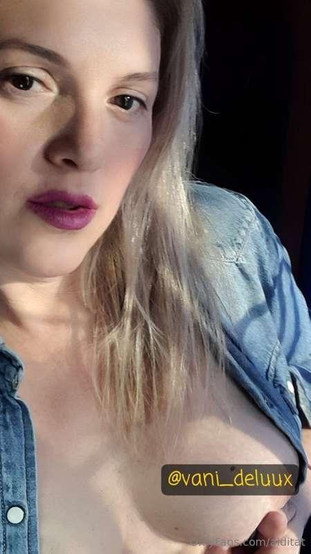 @vani_deluux