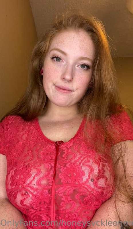 Do you like my top? 😋💋