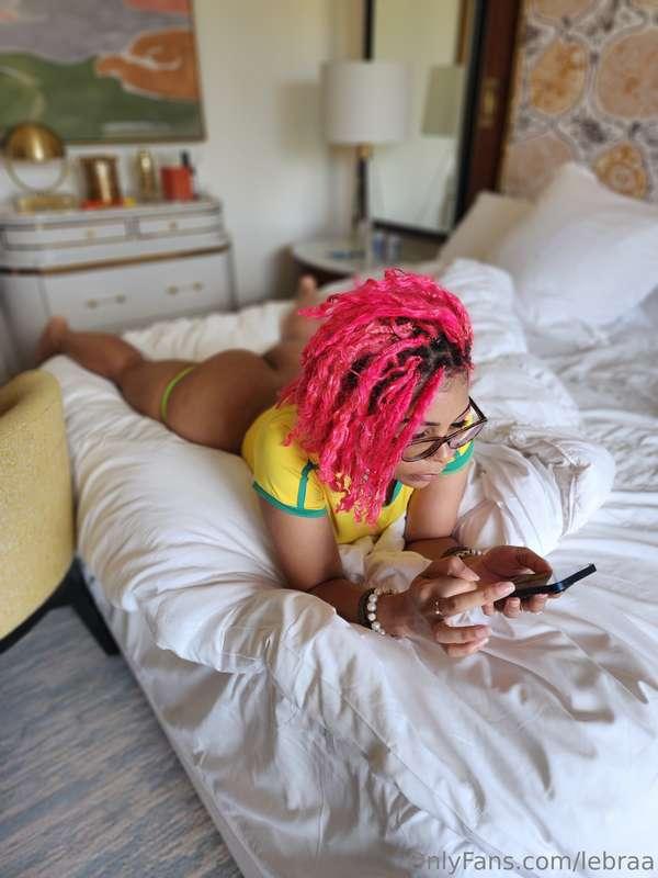 I'm waiting to get a horny text 😏