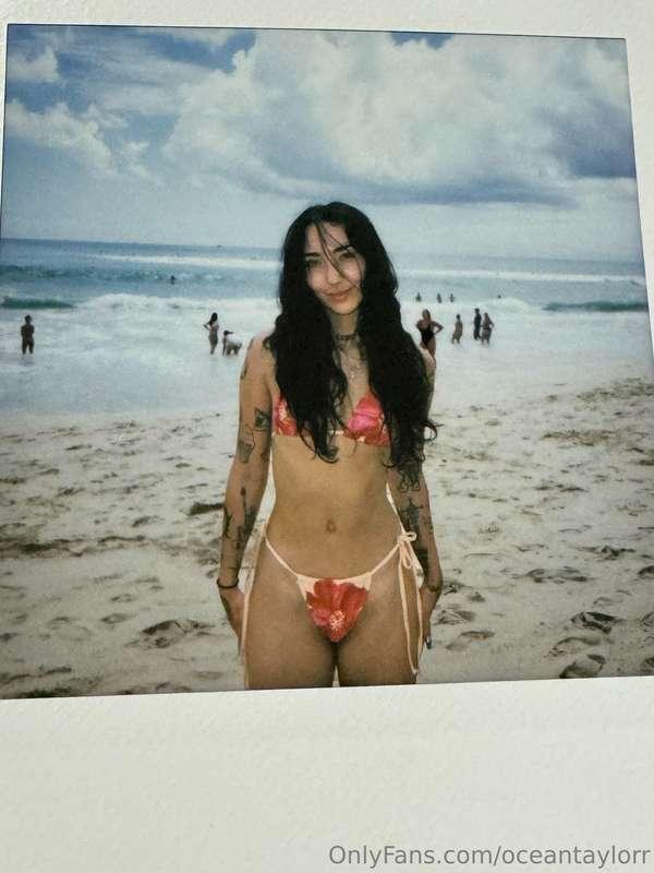 polaroid nudes would go hard with this camera 🥰💕