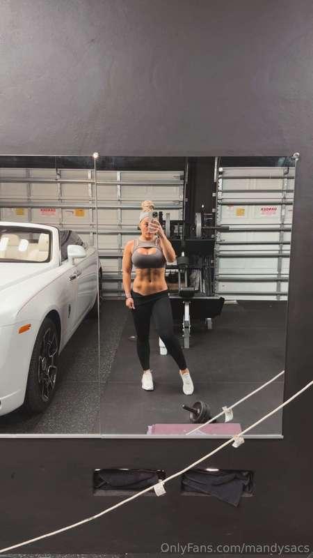the abs are abbing 🤪