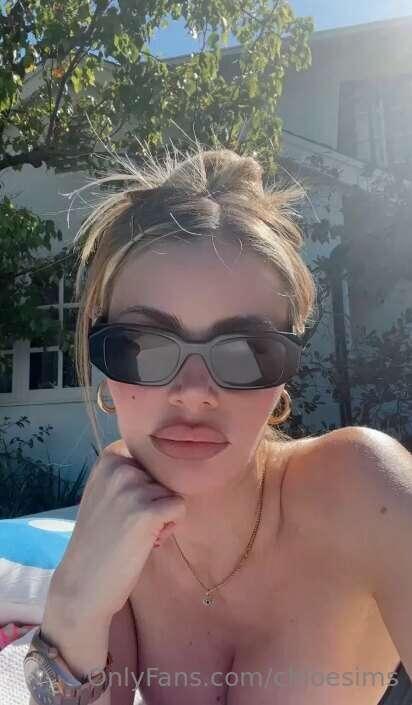 chloesims main image