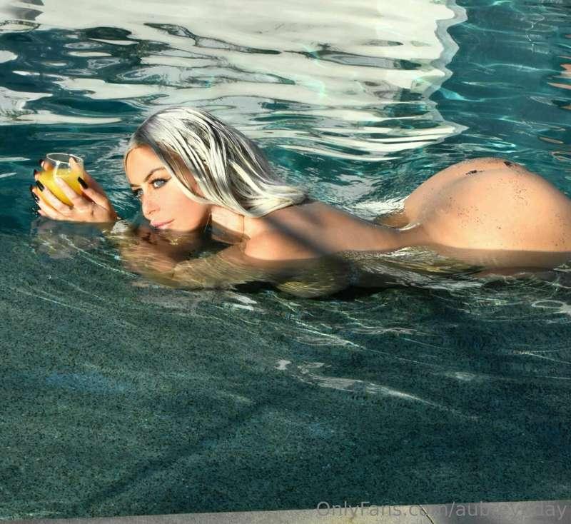 take a dip with me 💦