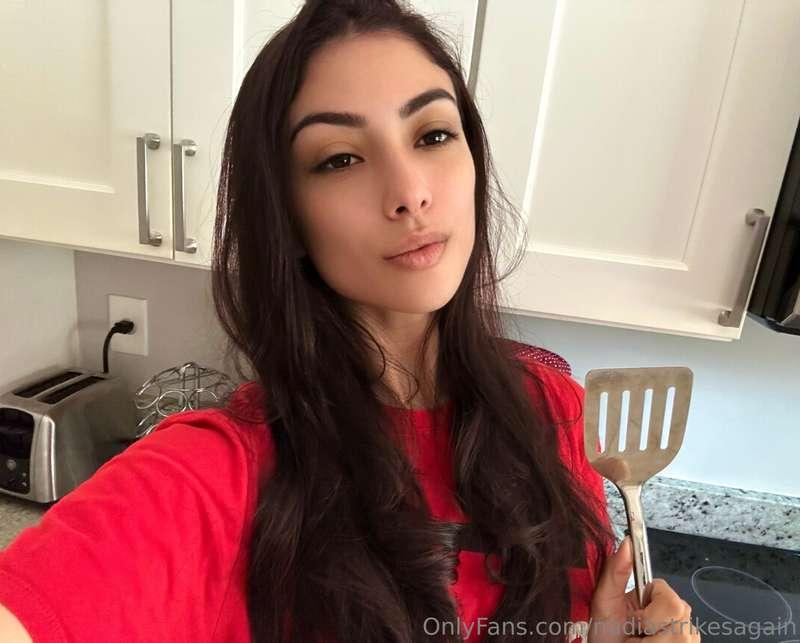 Snapping some selfies before cooking my early dinner today s..