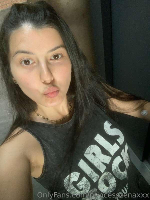 Girls rock, boys roll?