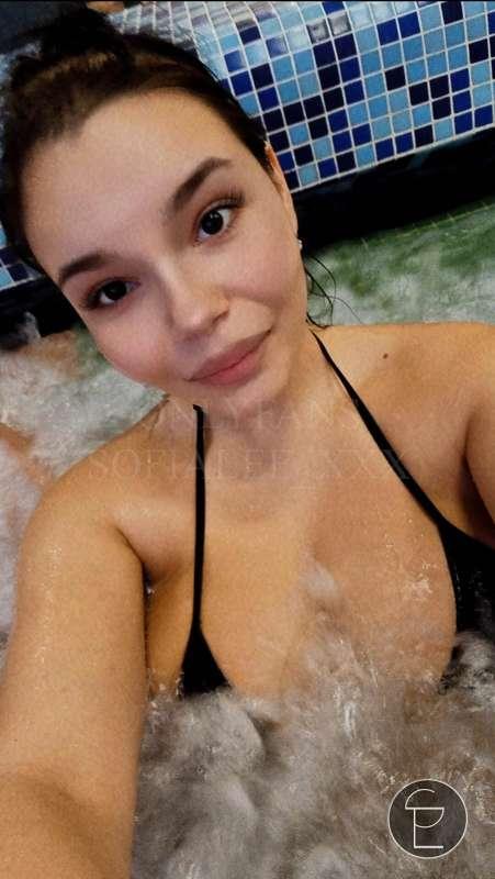 CUSTOM VIDEO 

Do you want to see me in a video that will be..