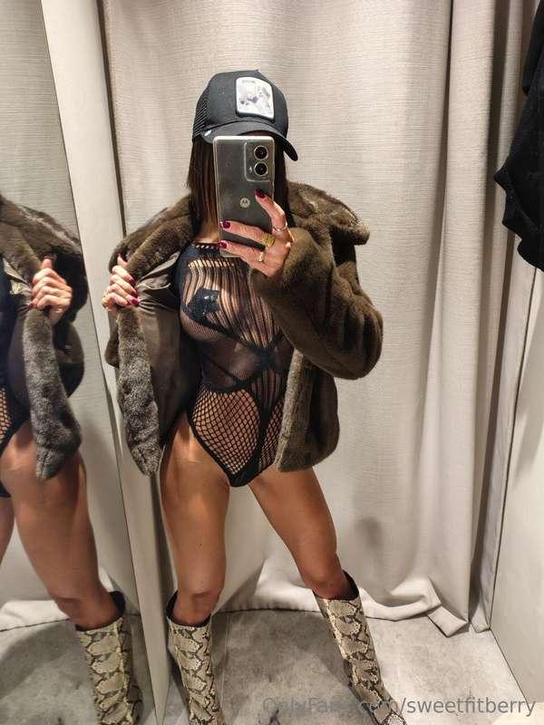 Niente da fare!! Sono pazza ma soprattutto indecisa 😜 spiami..