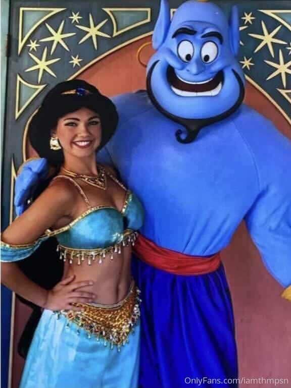I got a Disney princess completely naked! 😈 Her tits and pus..