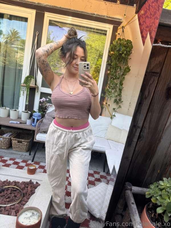 Can i make your day better? Message me 💌