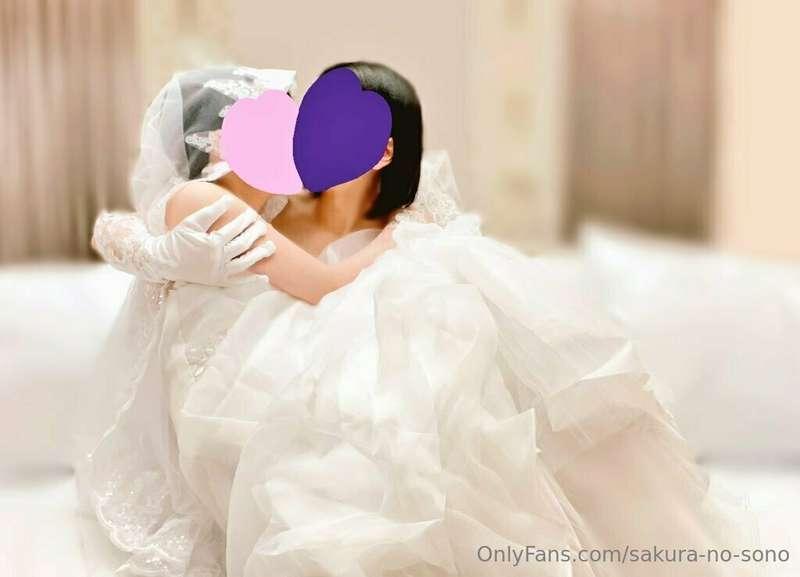 👩‍❤‍💋‍👩✨