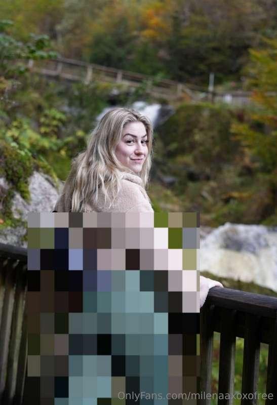 Would you Spank this Big Bubble Butt in Public? 😏🍑