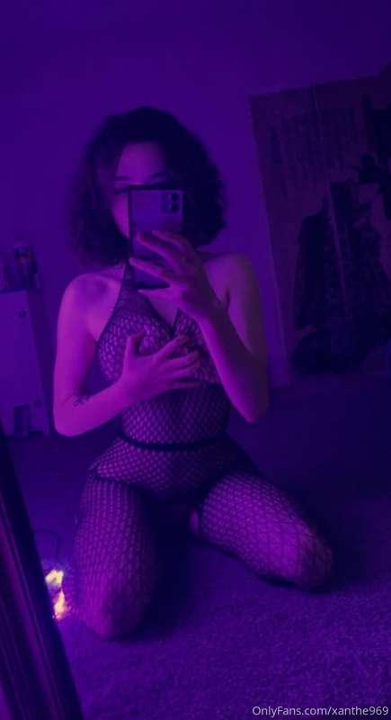😈
