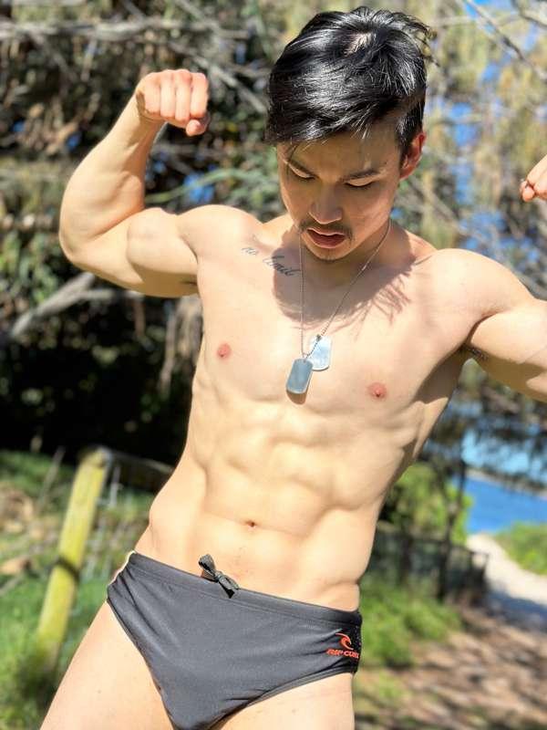 bustybrucelee image #1