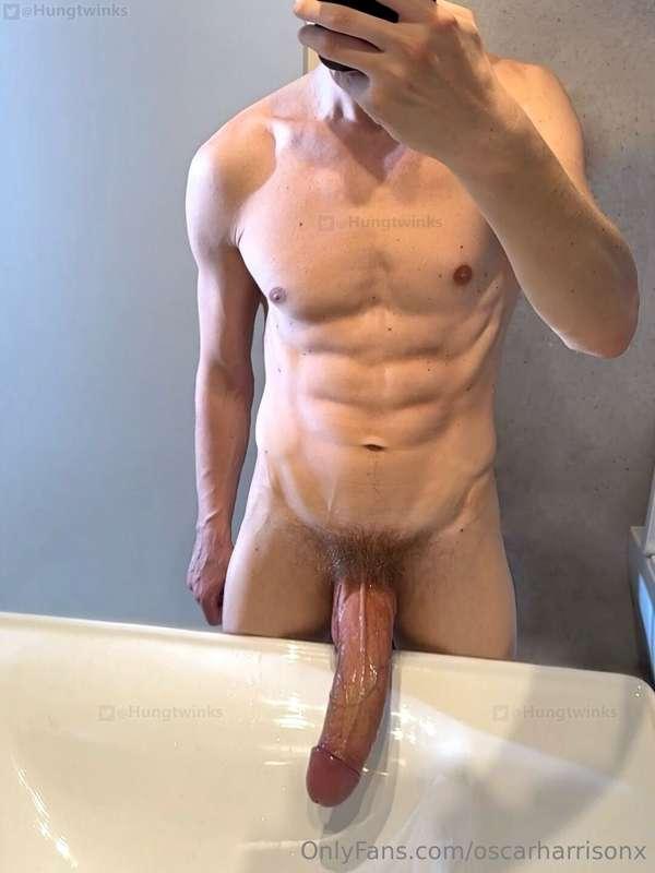 @MonsterTwink - this bi kickboxer 🥊 has a real Monster Cock ..