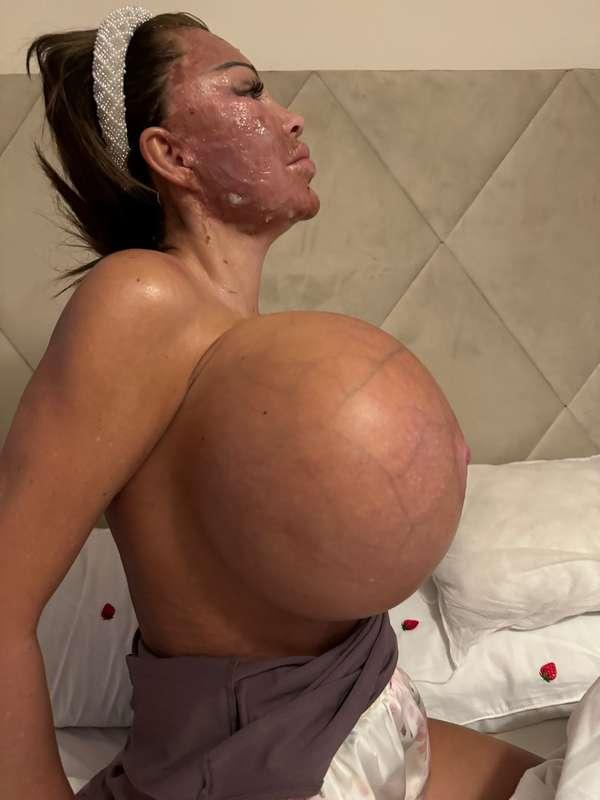 Side boob, the projections insane after a fill, boobs are tw..