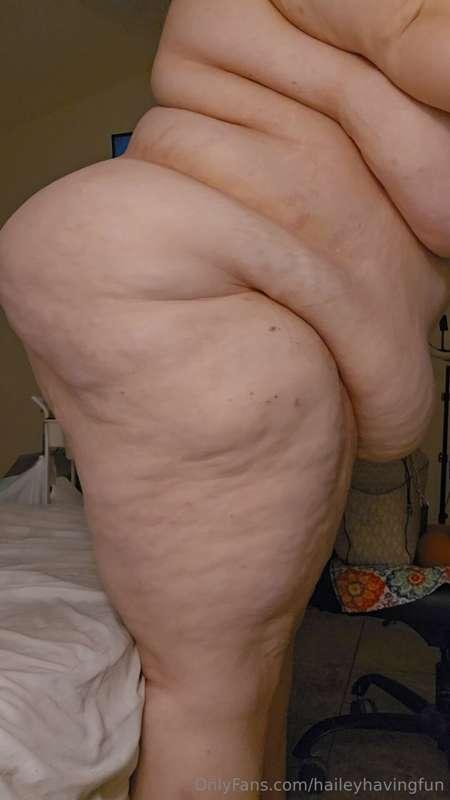 Now thats a whole lot of ass and some belly too Good night b..