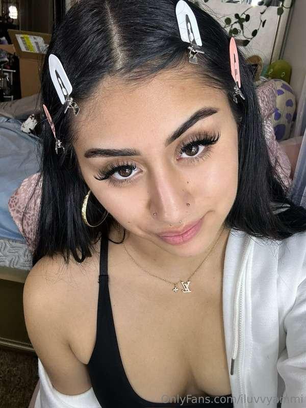 meet me in your DM's ;)
