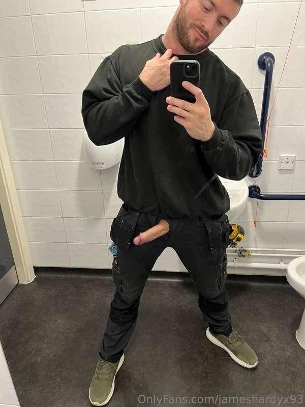 Tradie Tuesday Toilet shot 😈😈 What should I get up to at wor..