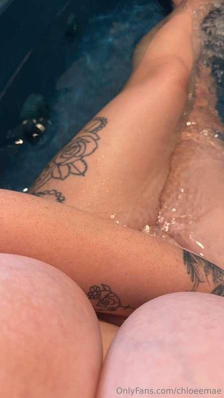 Bath time nudies 🙈🥵😘