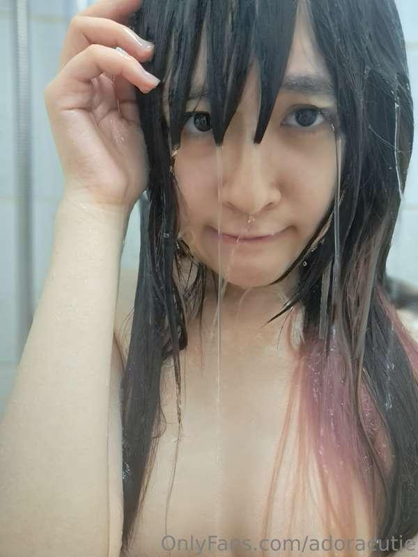 Showering 🩷
