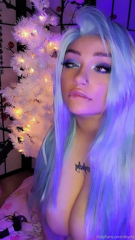 I wish this was your cock 🥺 I need a real one in my mouth
