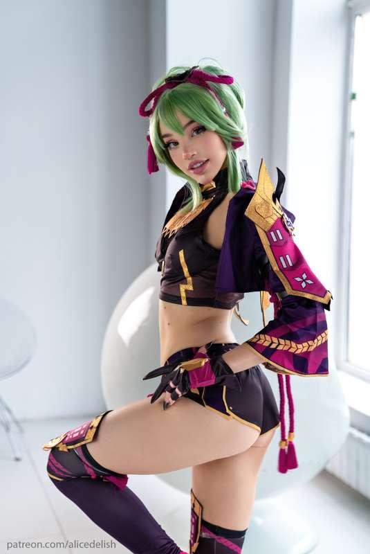 Kuki Shinobu cosplay 💚