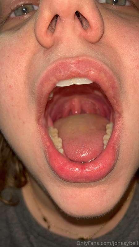 Full face high res video and pics showing off my tongue and ..