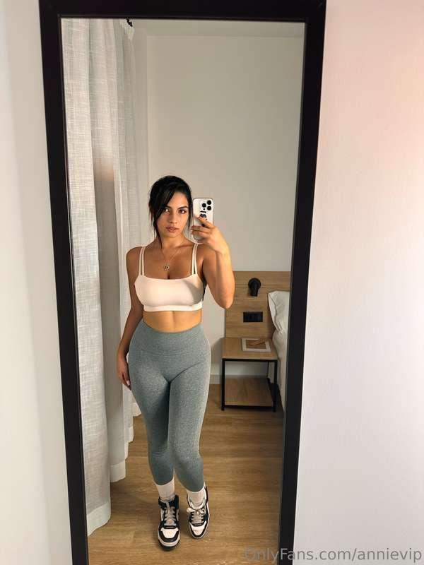 Make me yours tonight 📥