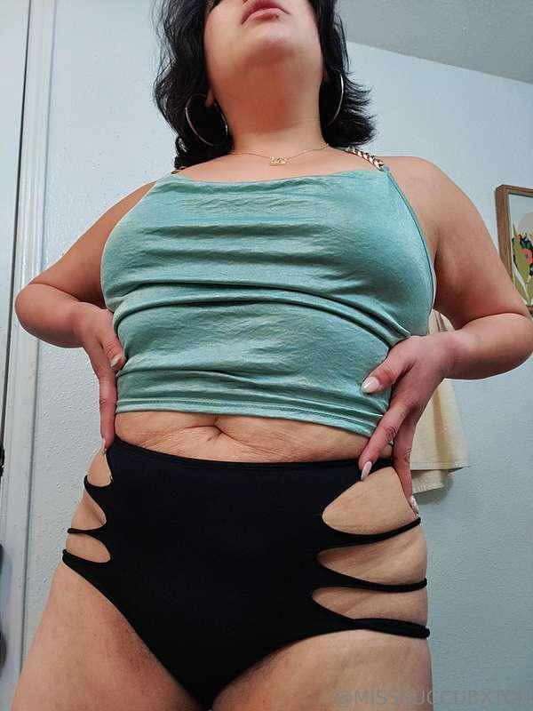 I miss this top. I still think about it. 🥲Oh yeah, happy cin..