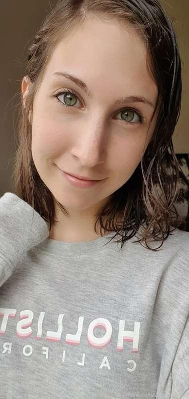 Happy hump day! 😊 Its been a nice relaxed day here. Butttttt..