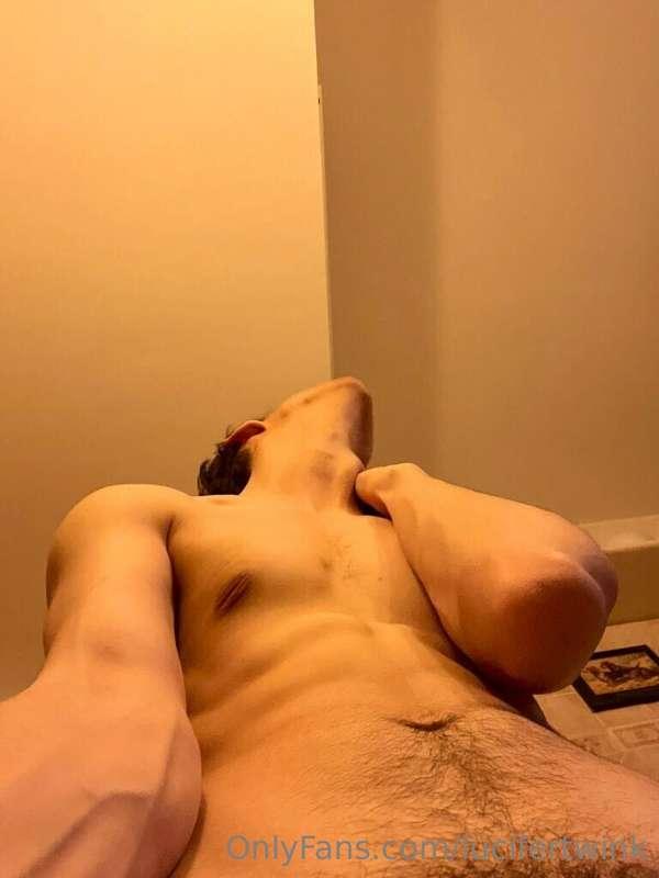 🇮🇹Che caldo non riesco a stare vestito 😩
Andate a vedere gli..