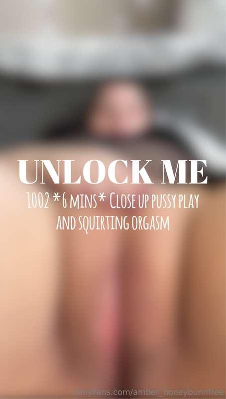 **DO YOU LIKE WATCHING MY PUSSY GRIP AS I PLAY WITH IT CLOSE..