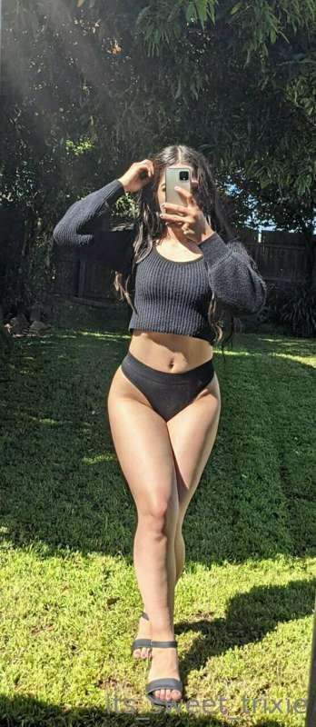 This university student couldn’t contain her naughty side!! ..