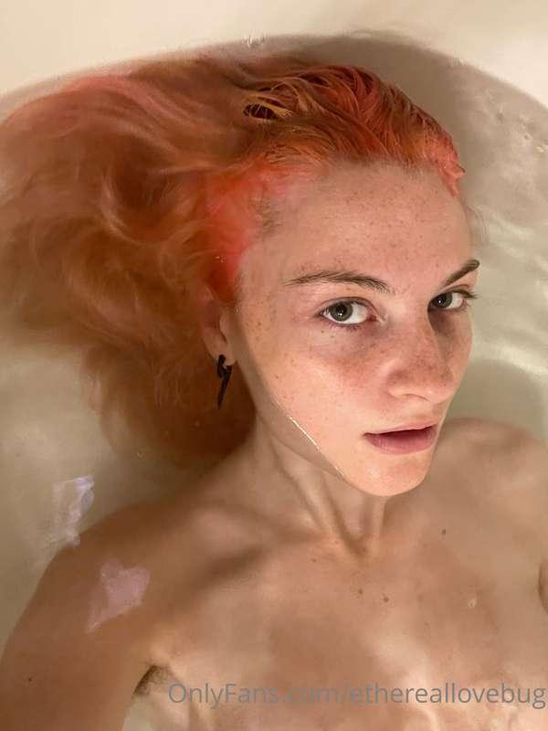 Yes they float 🖤