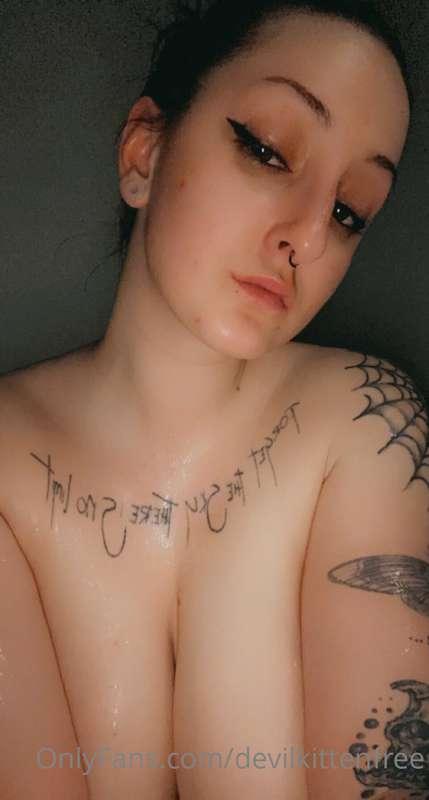 $3 sale on my premium  

onlyfans.com/devilkitten