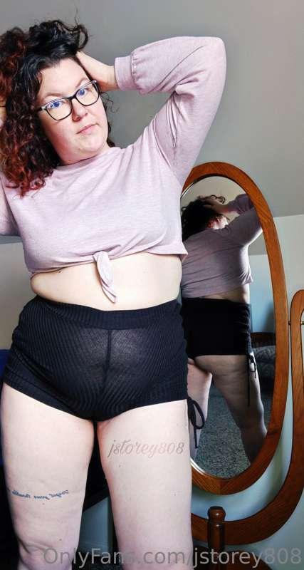 💓🖤 Cheeky shorts. Which picture is your favorite?