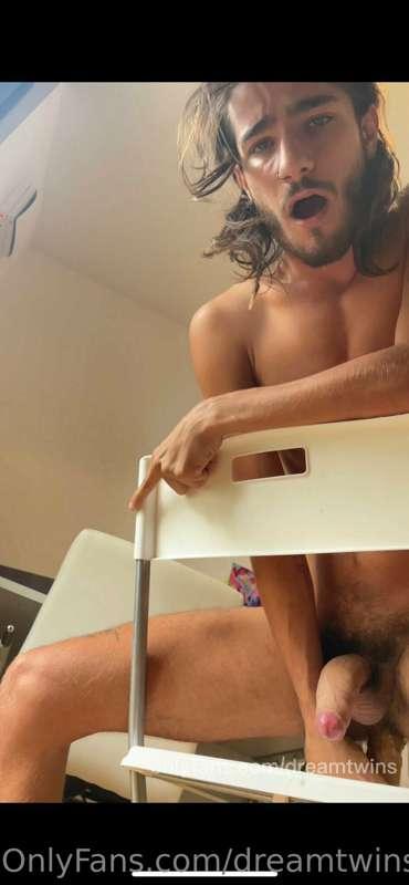 Good morning orgasm riding a dildo 💦👅

Full video available ..