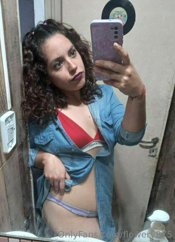 ✨Sweet and tender ass @ubuffy wants to play with you✨.
 
Her..