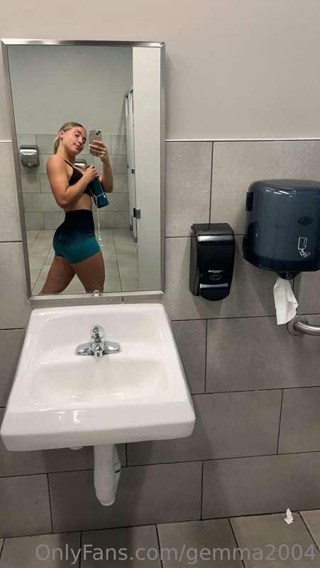 i'm a gym gorlll!! 🩵