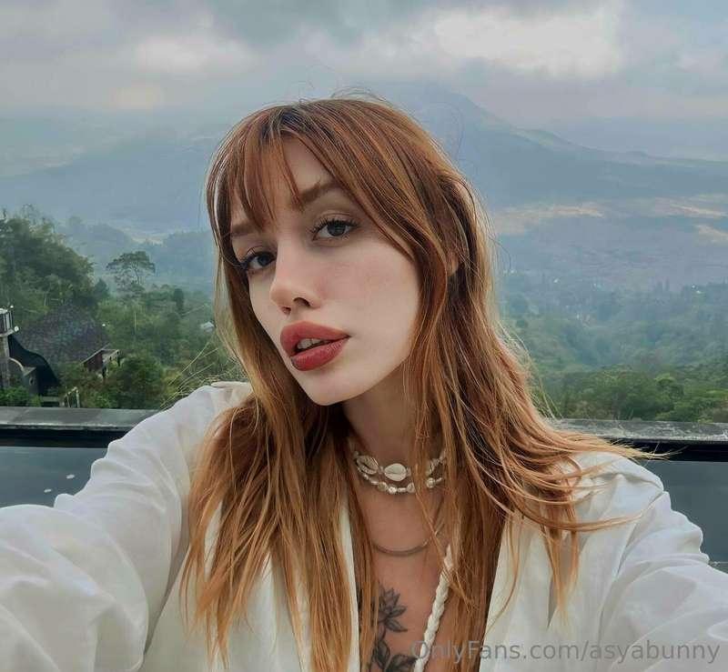 Do red-haired girls take more of your attention than blondes..