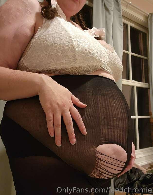 My belly cellulite bulges through 2x tights now 😭😭 I'm getti..