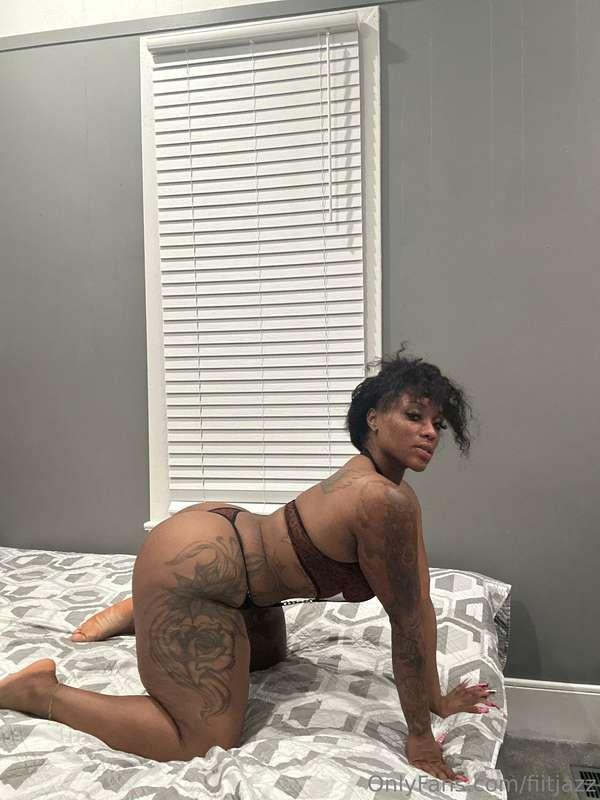 whose stayin in w me tonight? 😜