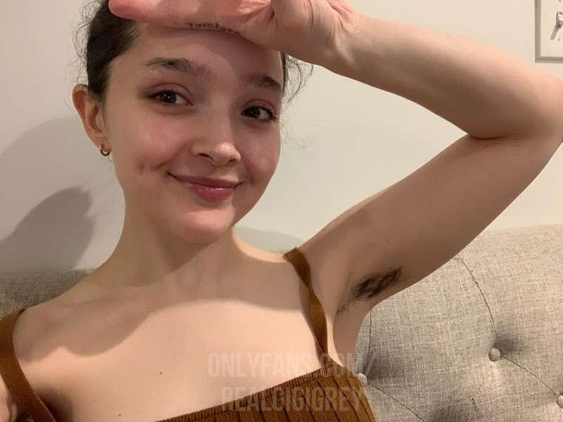 this one’s for my body hair fetishists and armpit fetishists..