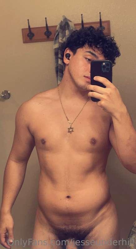 started working out again 😏 slide for a new progress pic
