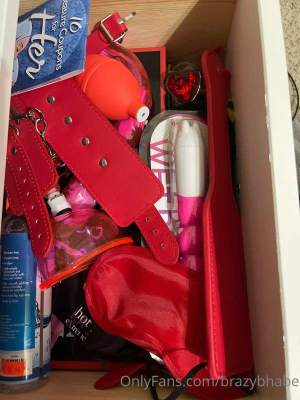 Let’s play 🥺 I’m bored, let me entertain you 😈💗