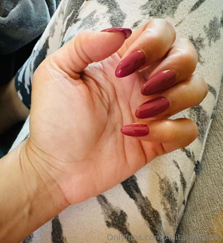 New nails…I really like this colour 💅🏻 Happy Labor Day weeke..
