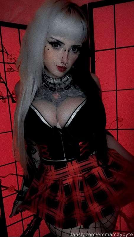 emmamaybyte image #4