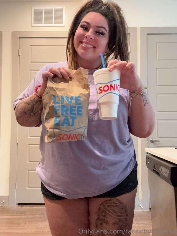 Late lunch today🍔 sonic! Have you had sonic before? 
